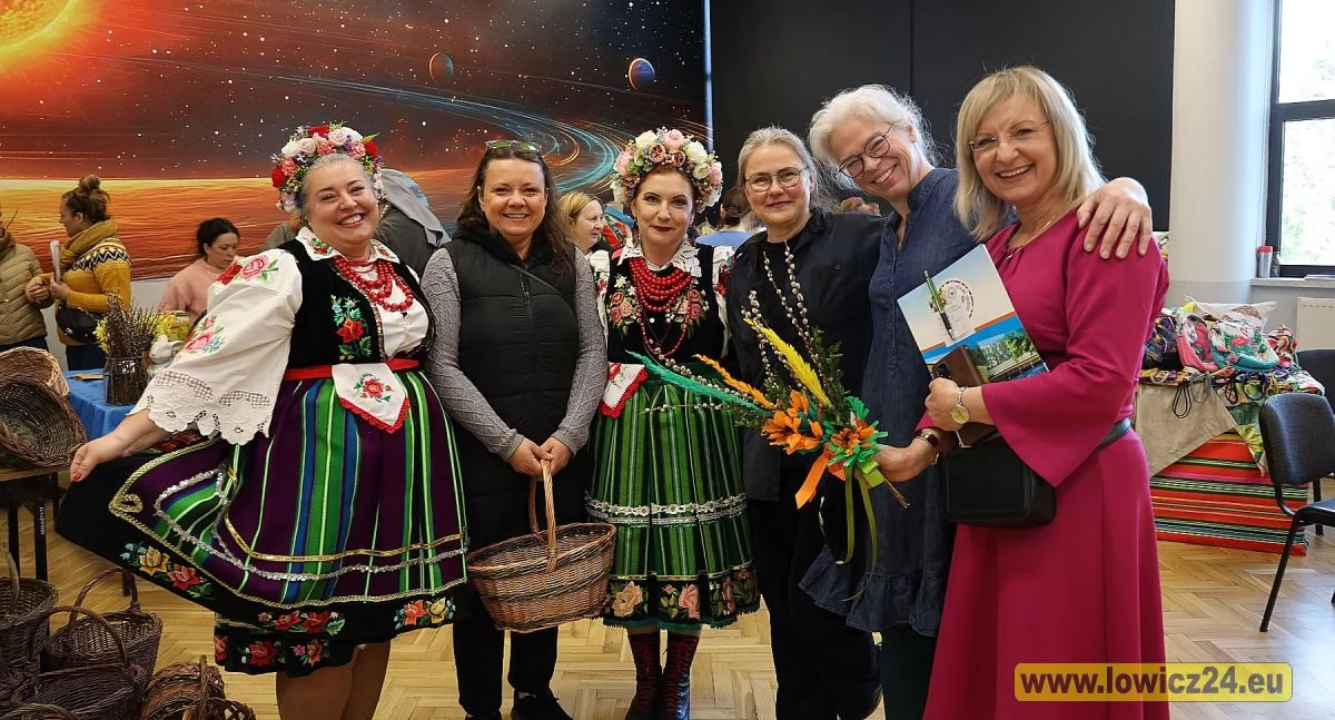 Łowicz. Kiermasz wielkanocny w Zespole Szkół i Placówek Oświatowych Województwa Łódzkiego (foto, film)