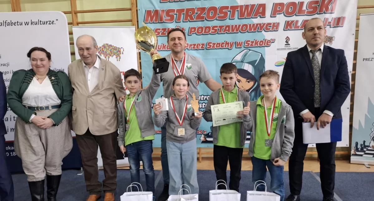 Drużyna z SP1 wicemistrzem Polski w szachach! (foto)