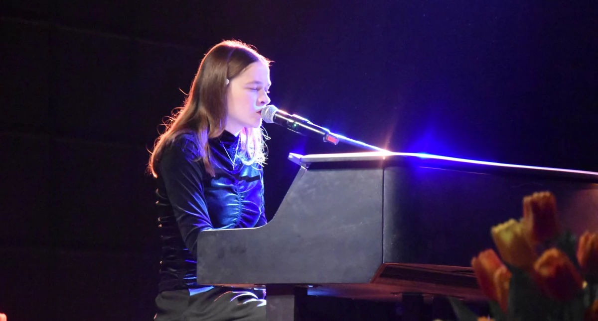 Muzyka z sercem – koncert „AnMari” w Łowiczu połączył sztukę z pomocą (foto,film)