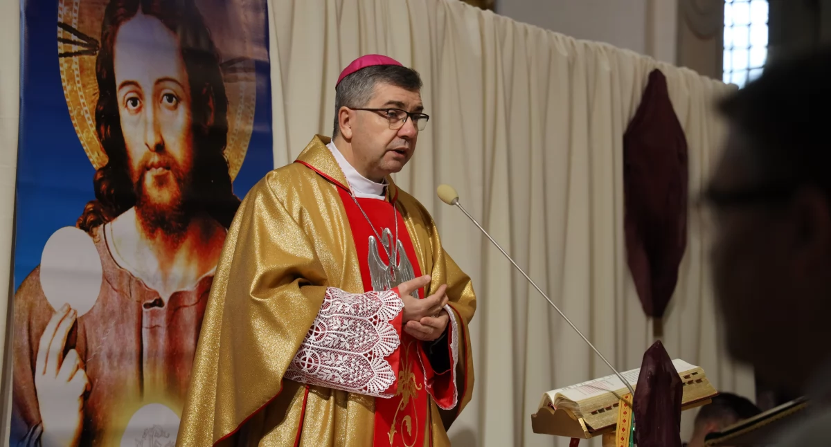 Łowicz. Biskup łowicki zaprasza osoby samotne na śniadanie wielkanocne