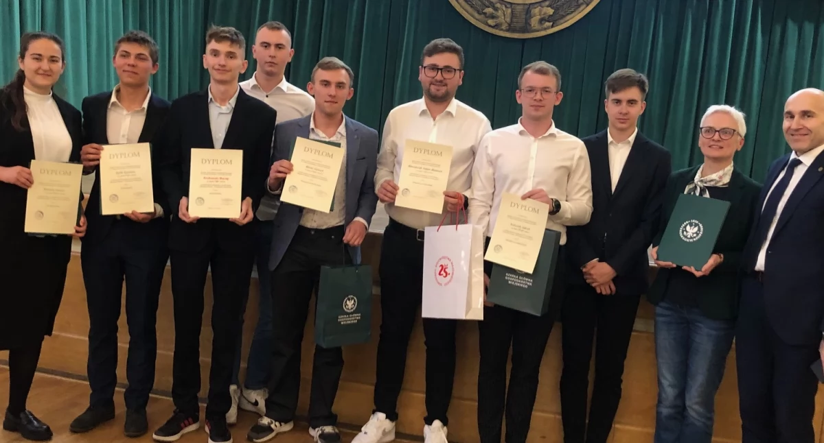 Uczniowie ze Zduńskiej Dąbrowy w finale krajowym!