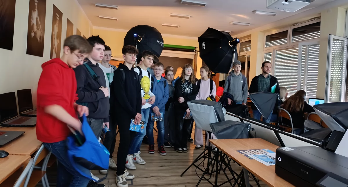 Ósmoklasiści z Nieborowa z wizytą w Hotelarzu (foto)