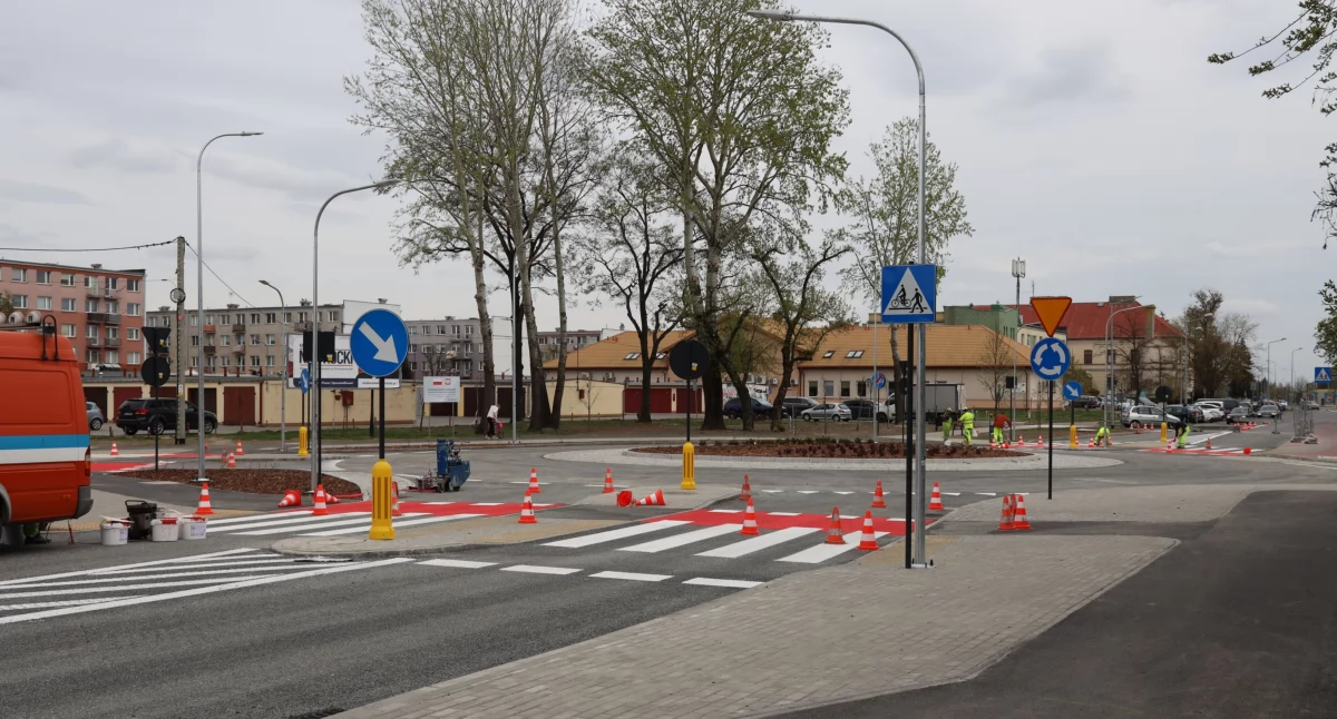 Łowicz. Na rondzie trwają czynności odbiorowe (foto)