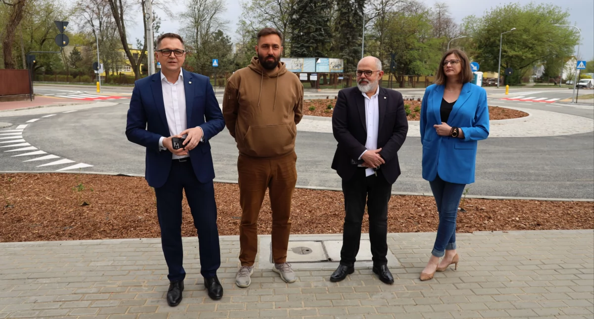 Łowicz. Rondo przy Medyku już otwarte. Jaką będzie mieć nazwę? (foto, film)