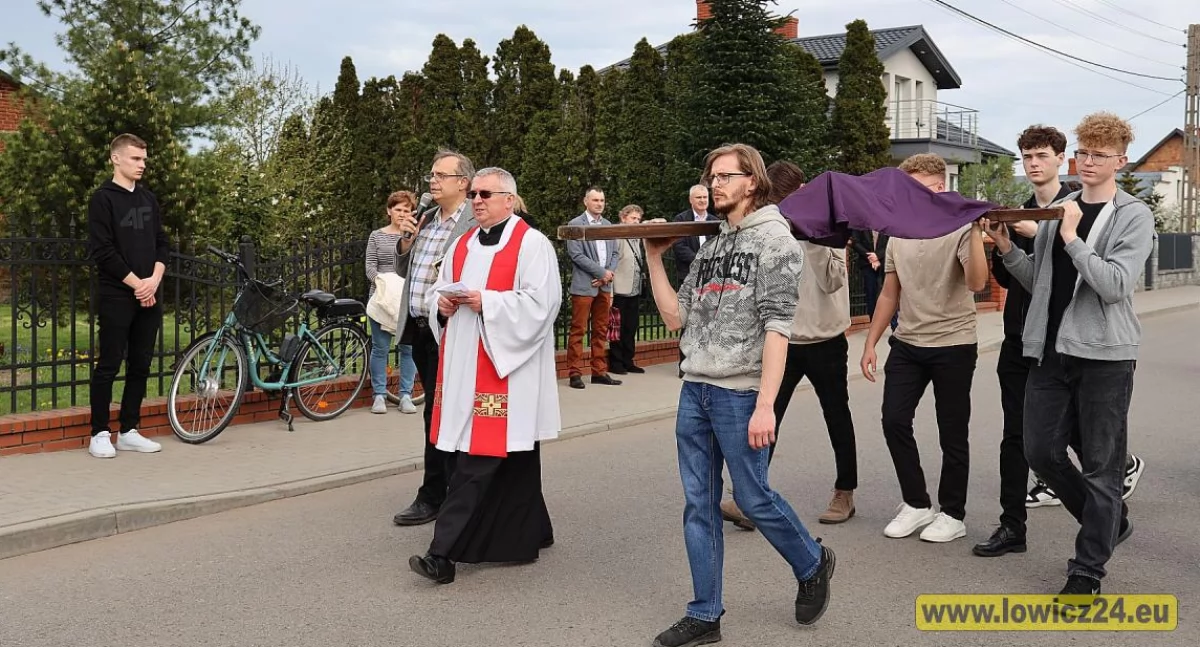 Droga Krzyżowa przeszła przez Boczki Chełmońskie (foto, film)