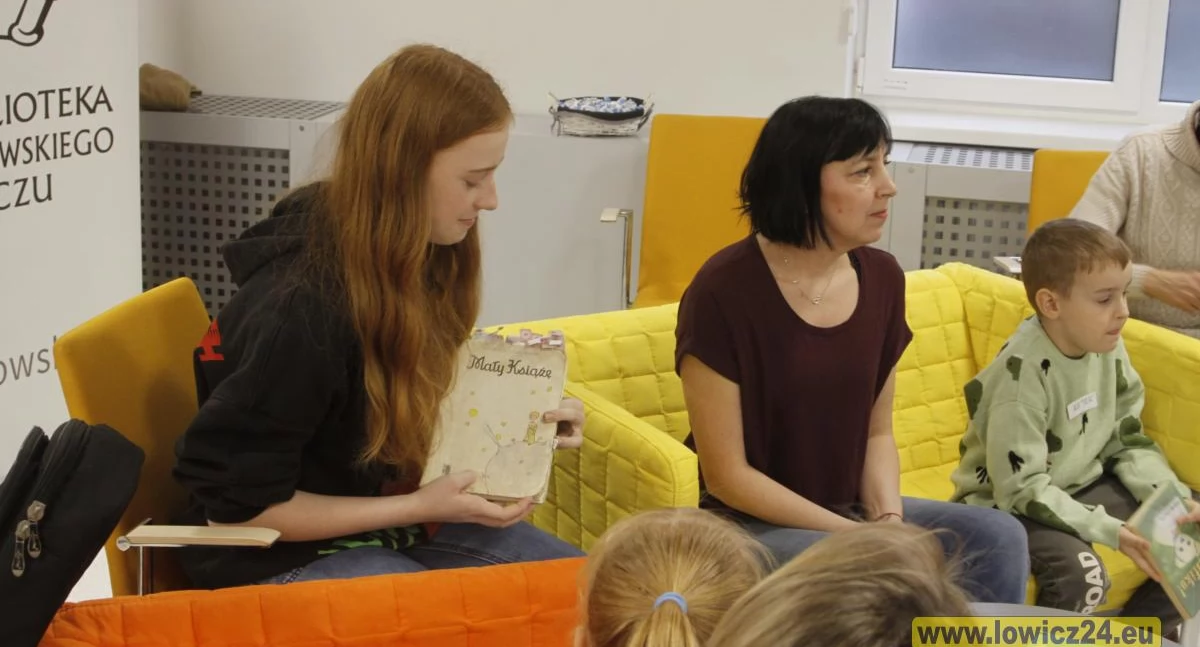 „Z książką na trawie”. Plenerowe spotkanie z literaturą w Parku Błonie