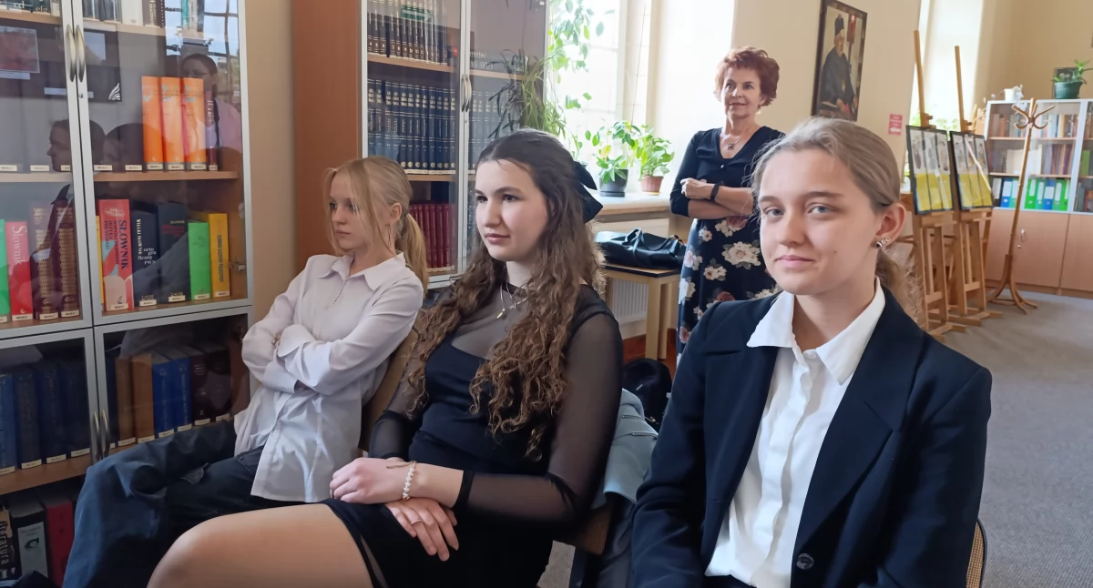 Młodzi artyści z Łowicza zachwycili jurorów podczas powiatowych eliminacji OKR (foto,film)