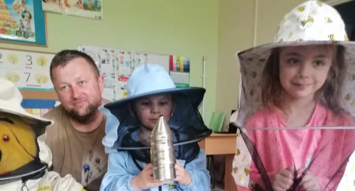 Z wizytą w ulu. Pszczelarz odwiedził Przedszkole nr 1 „Stokrotka” w Łowiczu (foto)