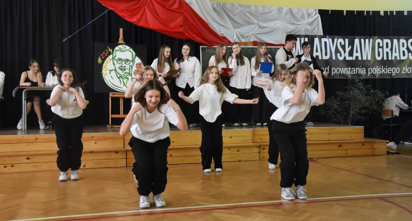 Pierwszoklasiści z Ekonomika w twórczej rywalizacji podczas Dnia Patrona (foto,film)
