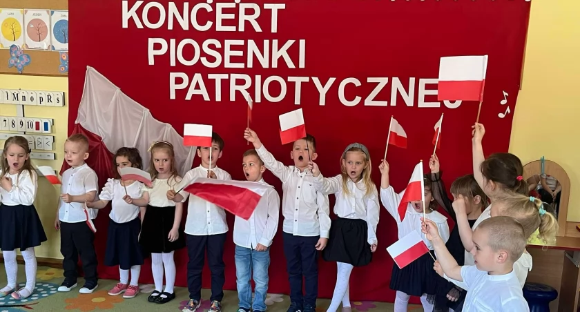 Mali patrioci ze „Słoneczka” świętowali rocznicę Konstytucji 3 Maja (foto)