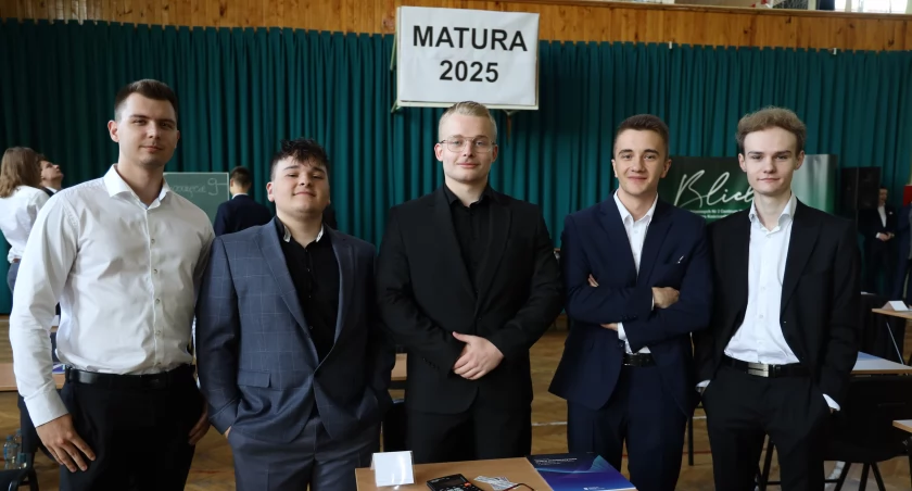 Matura 2025. Maturzyści z ZSP nr 2 w Łowiczu mierzą się z matematyką (foto, film)