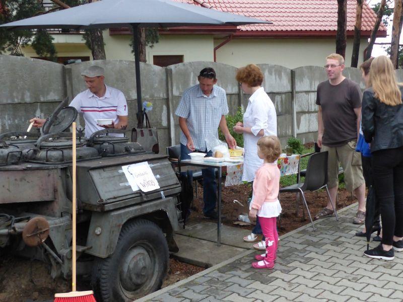 Deszcz niestraszny parafianom na Korabce 
