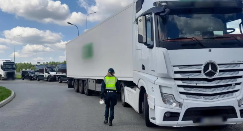 Kontrole inspekcji transportu drogowego w majówkę. Kilkanaście naruszeń w regionie (foto)
