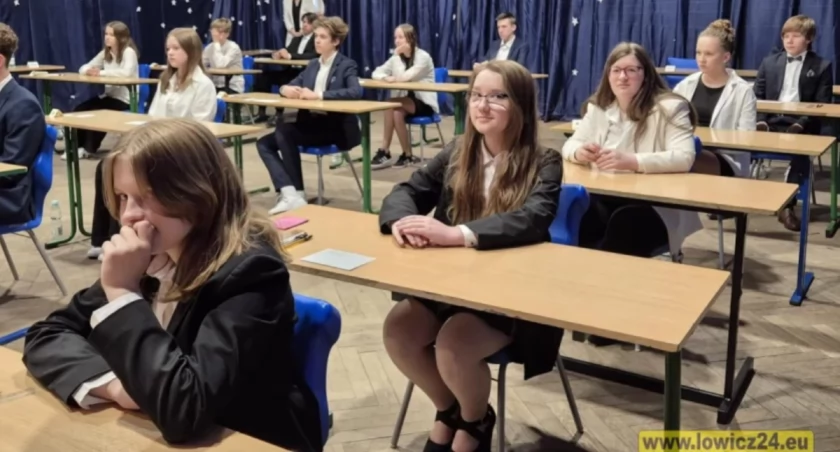 Egzaminy ósmoklasistów w Łowiczu. 285 uczniów przystąpi wkrótce do testów 