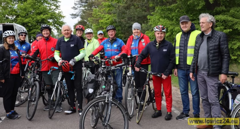Rowerowa integracja z mistrzami. Rajd z olimpijczykami przez gminę Nieborów (foto)