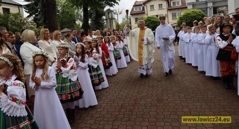 Łowicz. I Komunia Św. w parafii Świętego Ducha (foto)