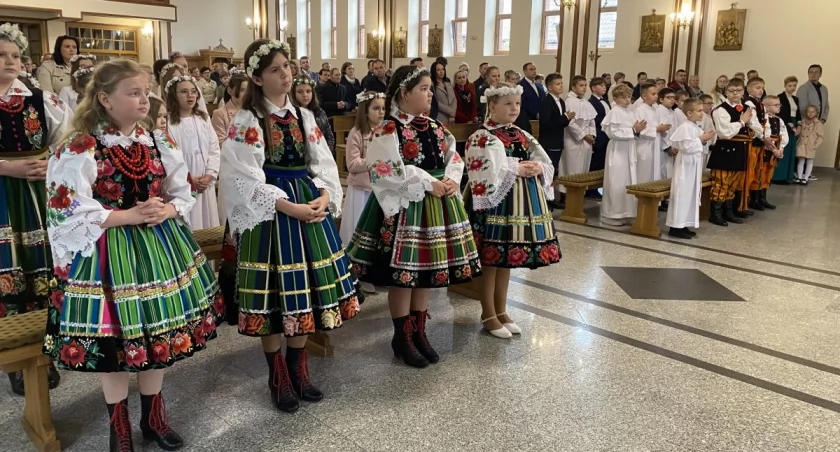 Łowicz. Rocznica I Komunii Świętej w parafii na Korabce (foto)