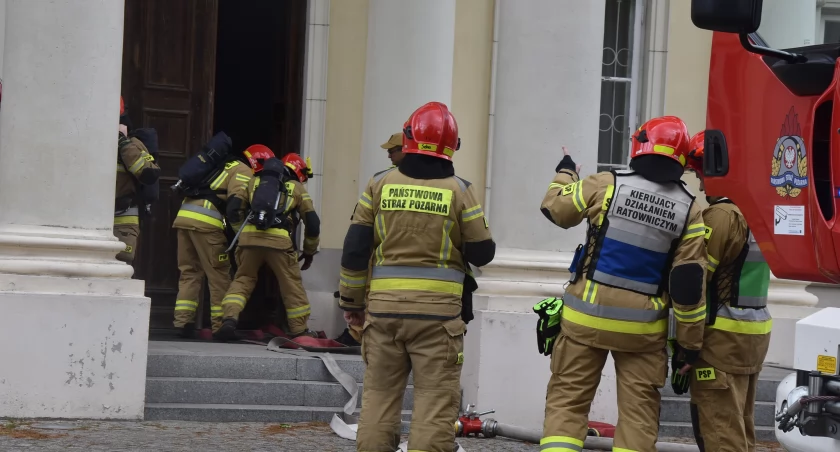 W Walewicach strażacy ratowali ludzi i eksponaty! Na szczęście były to tylko ćwiczenia (foto,film) 