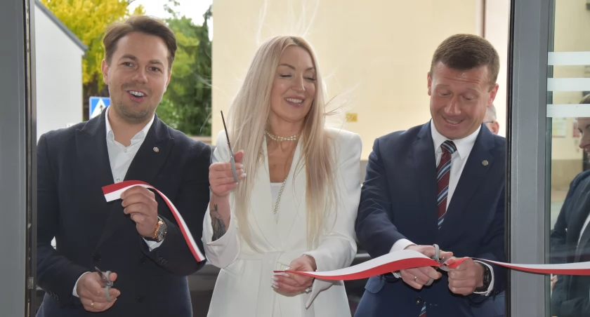Nowa „Przystań” dla potrzebujących. W Łowiczu otwarto Dzienny Dom Pomocy (foto,film)