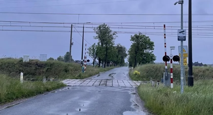 Uwaga kierowcy! Czasowe zamknięcie przejazdów kolejowych!
