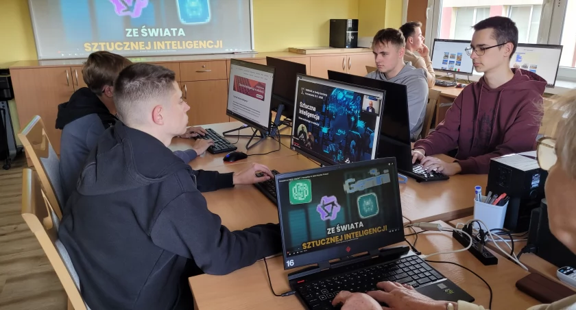 Nowoczesna edukacja w powiecie łowickim! Nowe pracownie i zestawy do nauki zdalnej