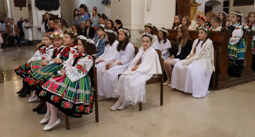 Rocznica Pierwszej Komunii Świętej w łowickiej katedrze (foto)