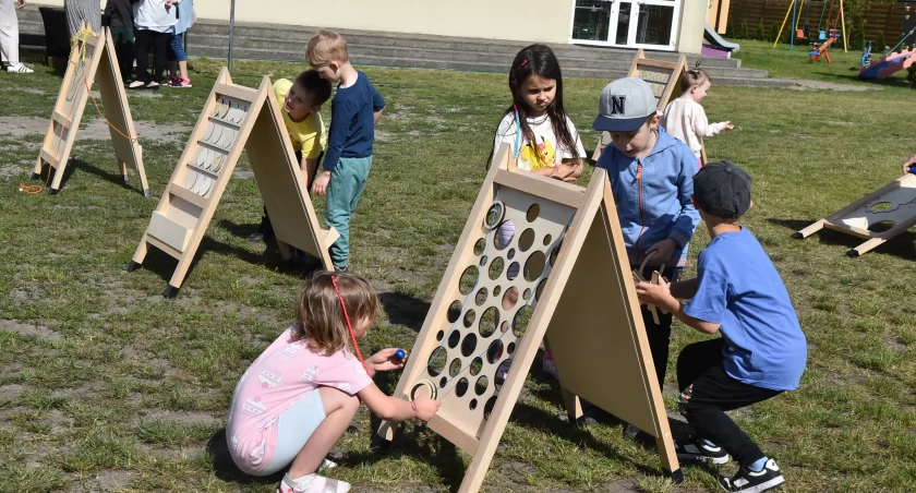 Rodzinne świętowanie w Niedźwiadzie i Jamnie. Wspólna zabawa, uśmiechy i podziękowania (foto,film)