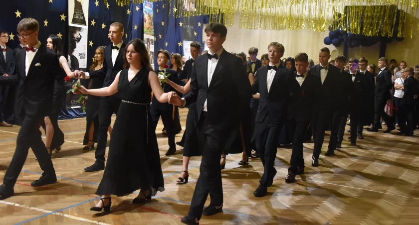 Bal ósmoklasisty w „Jedynce”. Oscarowa noc pełna wzruszeń i podziękowań (foto, film)