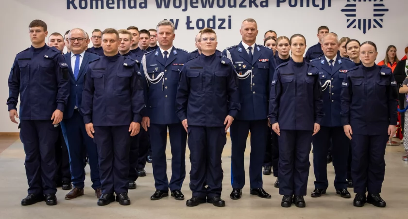 Nowe siły w łódzkim garnizonie Policji. Uroczyste ślubowanie 25 funkcjonariuszy