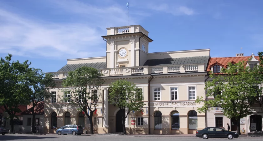Wkrótce debata nad raportem o stanie miasta Łowicza. Mieszkańcy mogą wziąć w niej udział