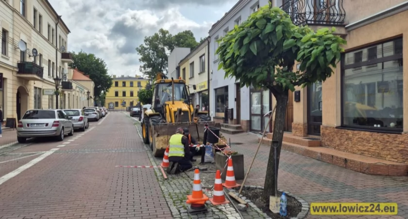 Pilne remonty nawierzchni ul. Zduńskiej (foto)