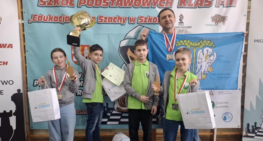 Młodzi szachiści z Łowicza zagrają dla Polski w Waszyngtonie!