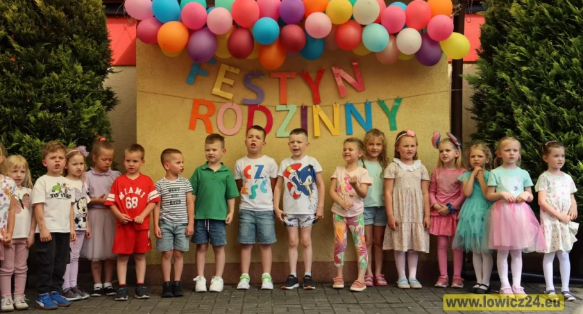 Festyn Rodzinny w Przedszkolu nr 4 w Łowiczu (foto, film)