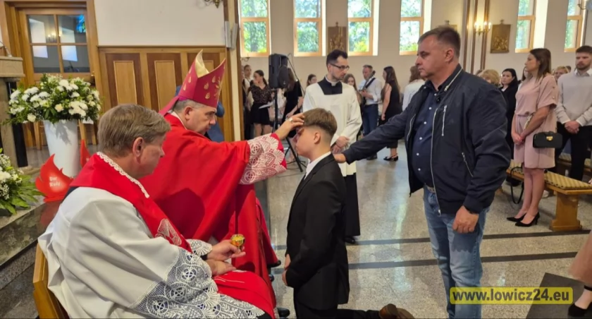 Młodzież z parafii na Korabce przyjęła sakrament bierzmowania (foto)