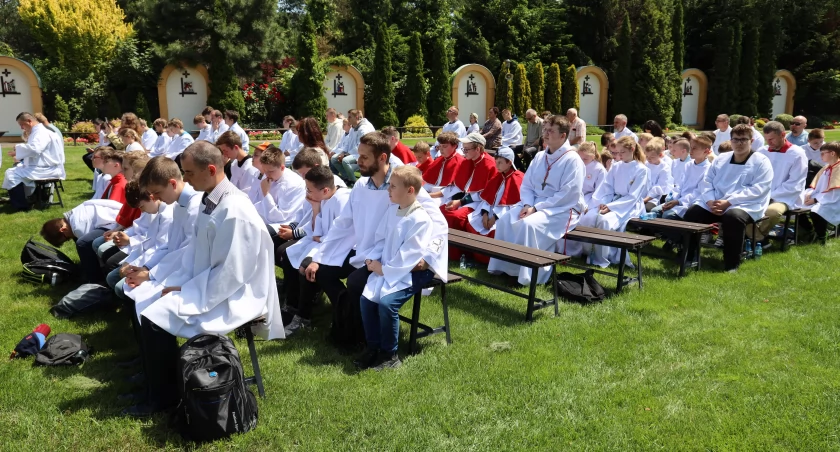 Domaniewice. Jubileuszowe spotkanie liturgicznej służby ołtarza (foto)