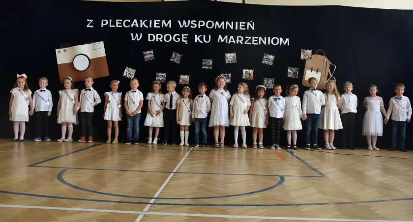 Zielkowice. Przedszkolaki pożegnały rok szkolny 2024/2025 z uśmiechem i piosenką (foto,film)