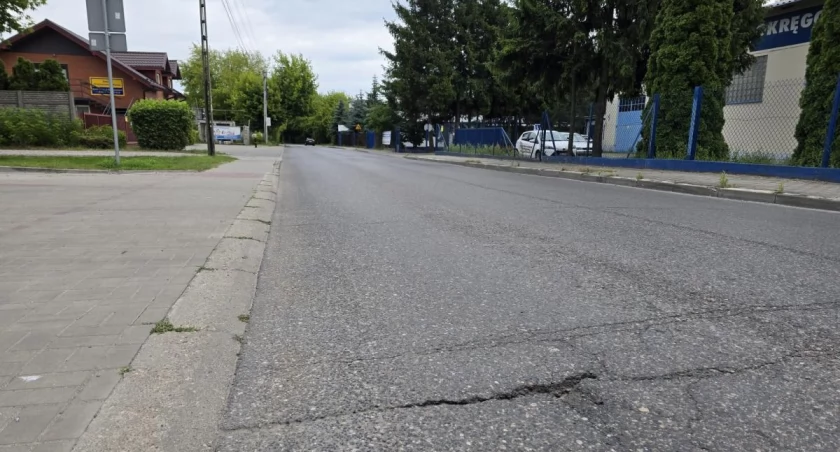 Przetarg na przebudowę ul. Nadbzurzańskiej unieważniony!