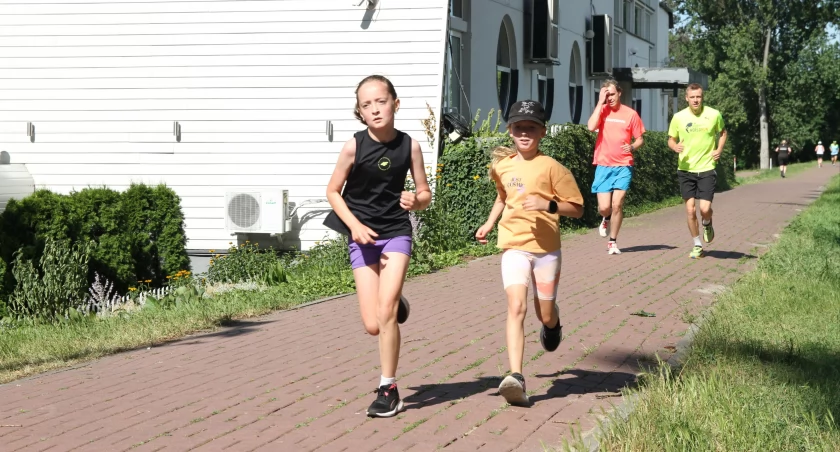 Parkrun w Łowiczu po raz 146. Od aktywności na Błoniach nie ma wakacji (foto)