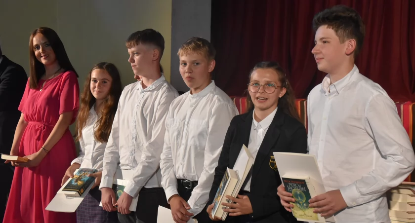 Uroczyste zakończenie roku szkolnego w Pijarskiej Szkole Podstawowej (foto,film)
