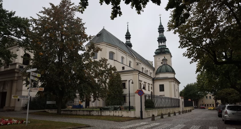 Wakacyjny porządek Mszy świętych w łowickich kościołach