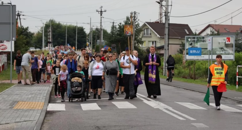 Wkrótce jubileuszowa 30. Łowicka Piesza Pielgrzymka Młodzieżowa na Jasną Górę. Trwają zapisy 