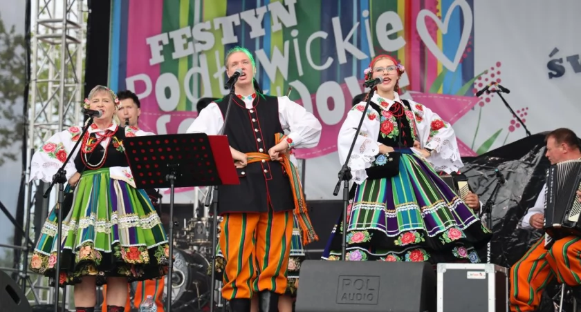 Trwa festyn „Podłowickie Folk(l)ove” w Jackowicach (foto, film)