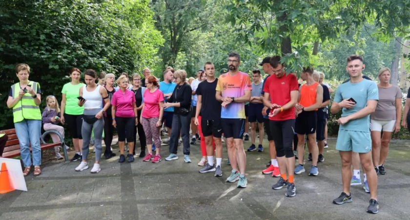 Aktywny poranek na łowickich Błoniach. Za nami 149. edycja parkrun Łowicz (foto)