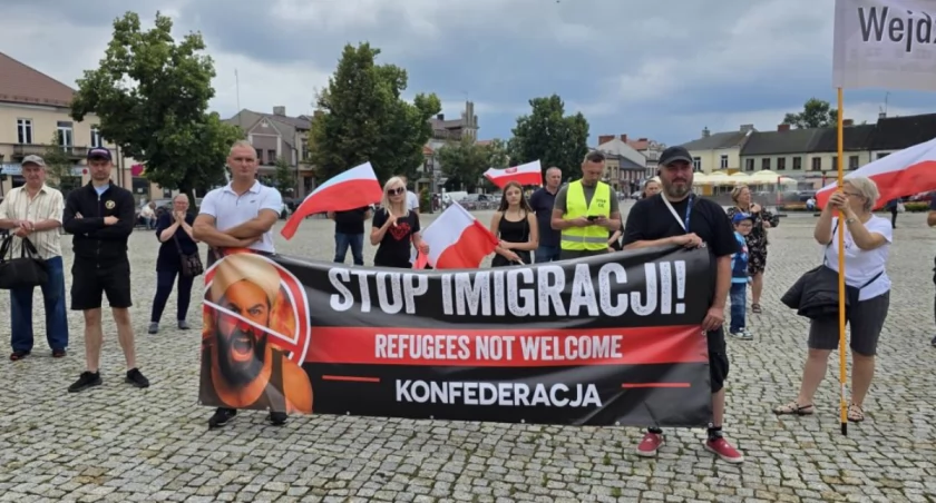 Protest przeciwko nielegalnej migracji w Łowiczu (foto, film)