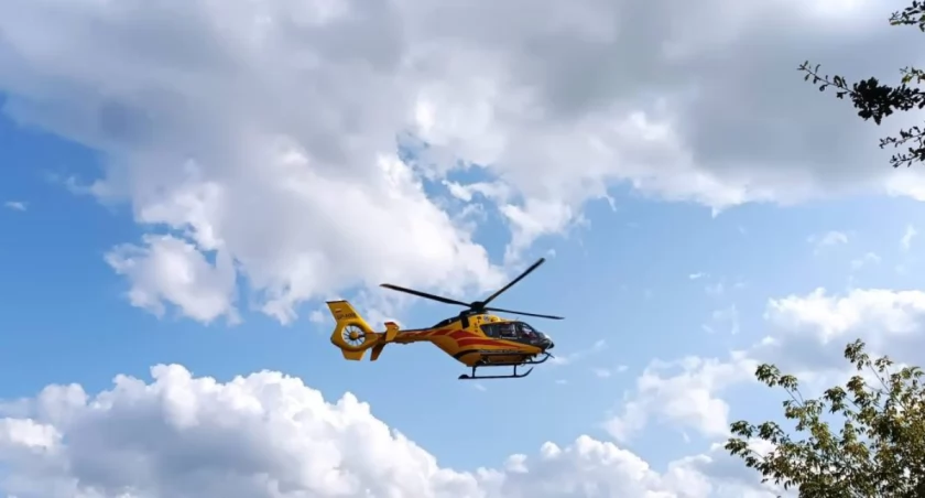 Dramatyczne chwile w Łyszkowicach. Osobówka zahaczyła o wózek z dzieckiem! Na miejscu lądował LPR