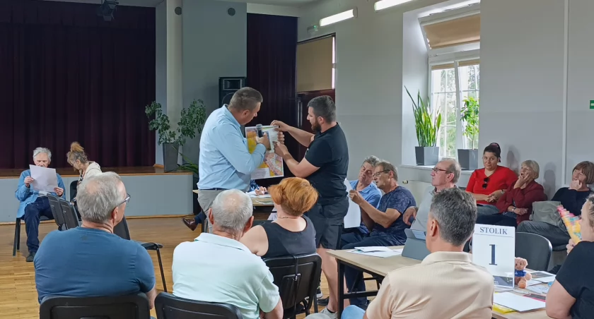 Burzliwe rozmowy o wiatrakach. Mieszkańcy gminy Zduny nadal mają wątpliwości (foto,film) 