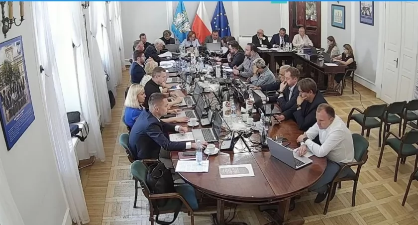 Łowiccy radni ponownie rozpatrzyli petycję w sprawie ośrodków dla nielegalnych imigrantów