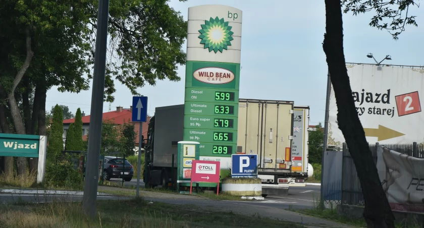 Paliwa tanieją, ale nie dla wszystkich. LPG wciąż trzyma cenę