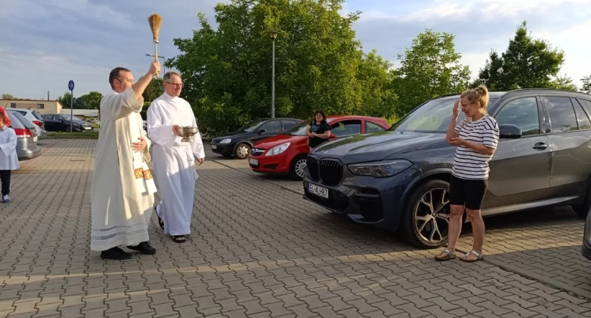 Błogosławieństwo kierowców i pojazdów na Bratkowicach. Tradycja, która nie słabnie (foto)