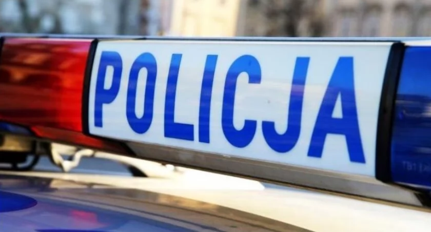 Niebezpiecznie w gminie Nieborów. Auta zahaczyły się lusterkami